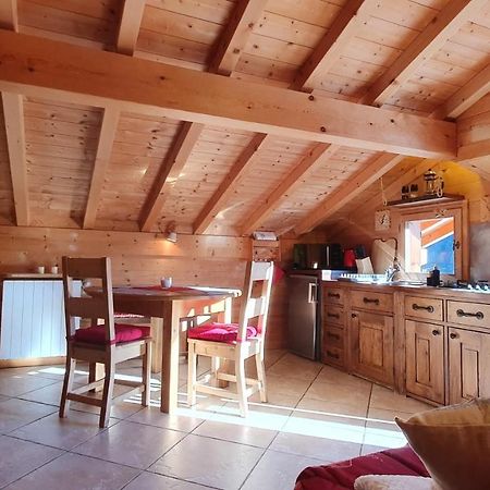 Bienvenue Dans Notre Chalet! Appartement Les Sitelles 大博尔南 外观 照片