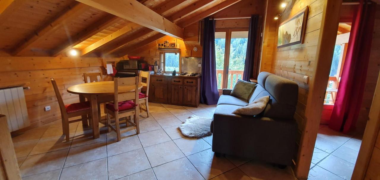 Bienvenue Dans Notre Chalet! Appartement Les Sitelles 大博尔南 外观 照片